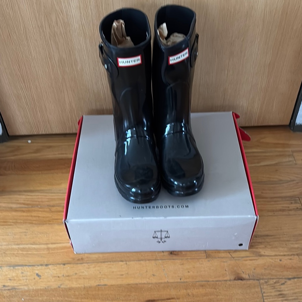 Hunter women’s Black Rain Boots